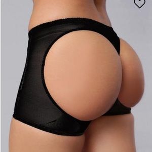 Fashion Nova Butt lifter shorts